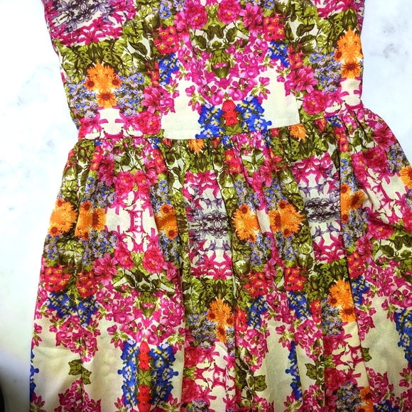Floral Dress - Picture 3 of 8
